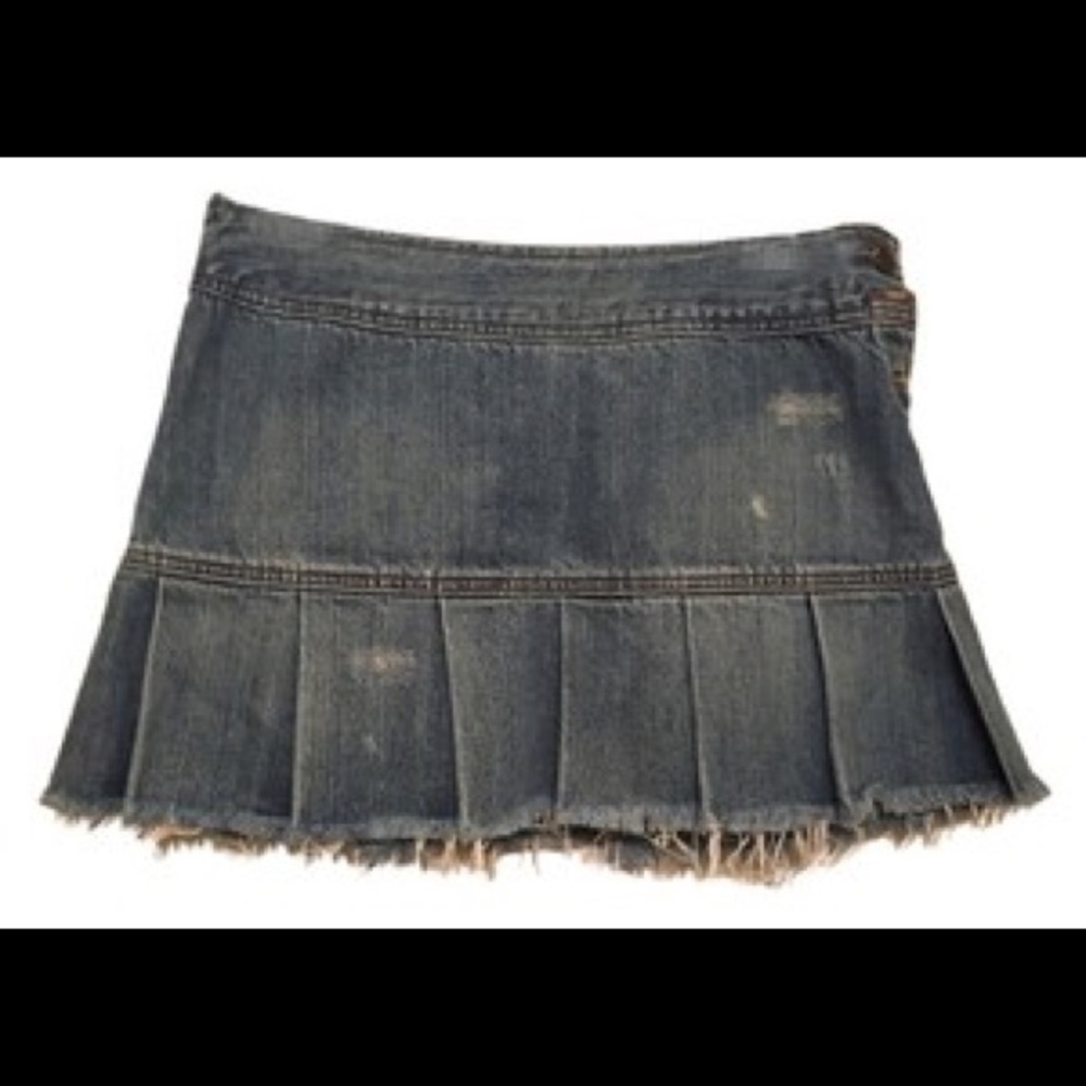 ISO Pleated skirt